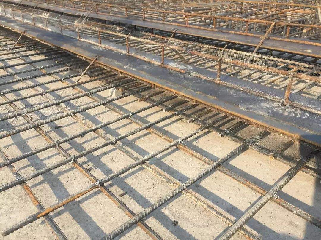 止水螺桿在建材市場施工中的規(guī)范操作(圖1) 止水螺桿在建材市場施工中的規(guī)范操作(圖1)